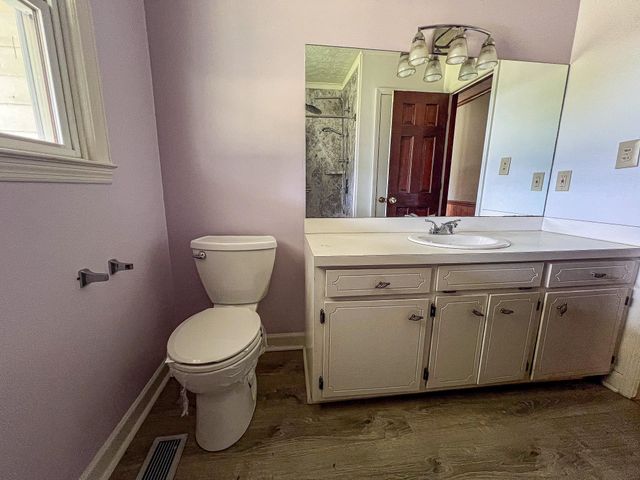 320 New Farm Rd., Hemingway, SC 29554