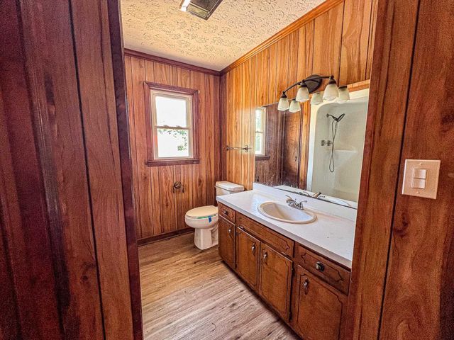 320 New Farm Rd., Hemingway, SC 29554