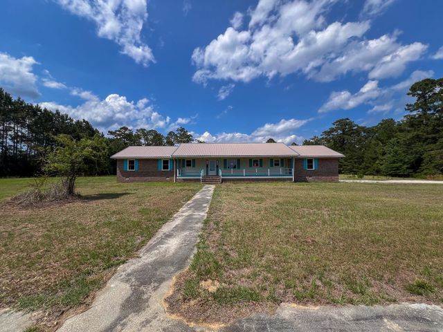 320 New Farm Rd., Hemingway, SC 29554