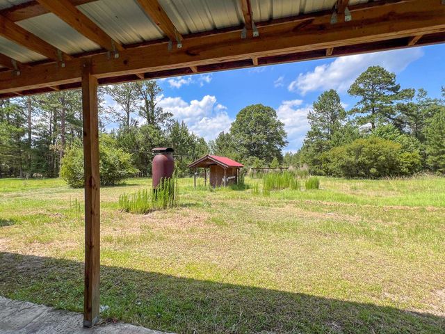 320 New Farm Rd., Hemingway, SC 29554