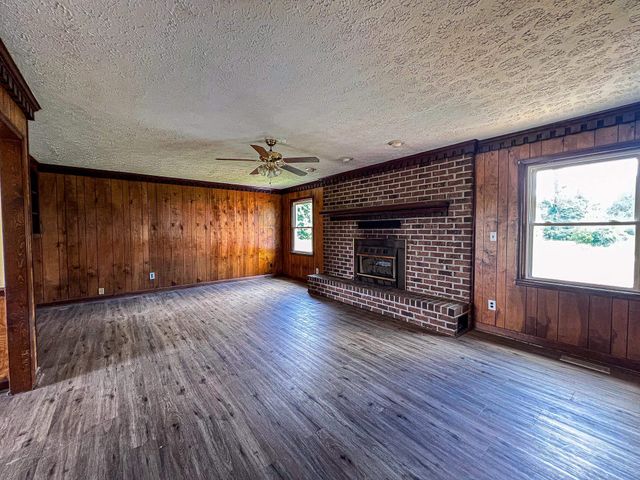 320 New Farm Rd., Hemingway, SC 29554