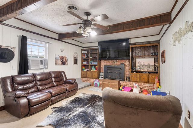 821 N Elm, Stratford, OK 74872