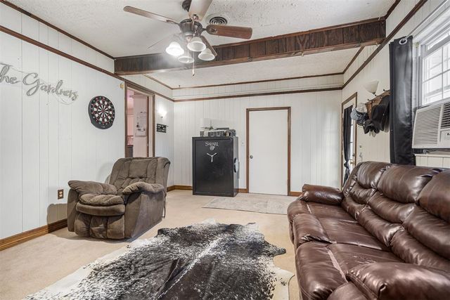 821 N Elm, Stratford, OK 74872