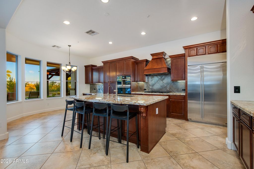 Image 6 of property listing at 32209 N 15TH Lane, Phoenix, AZ 85085