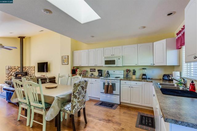 19112 Dyer Ct, Groveland, CA 95321