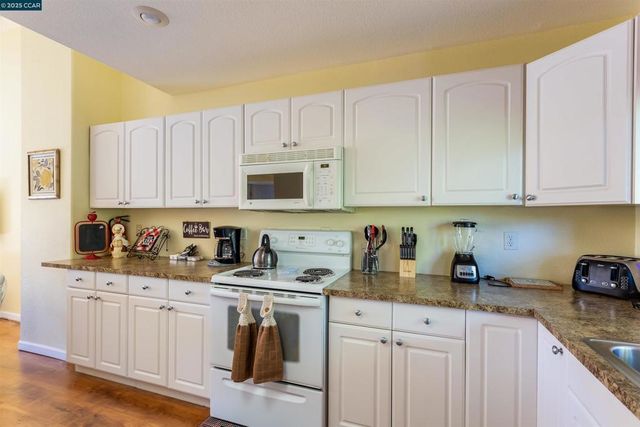 19112 Dyer Ct, Groveland, CA 95321