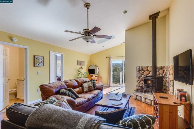 19112 Dyer Ct, Groveland, CA 95321