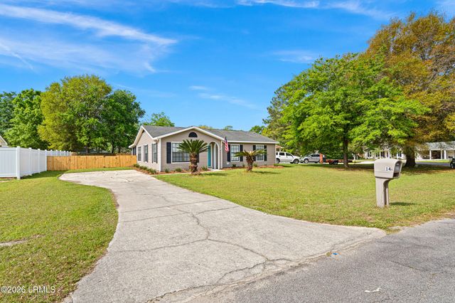 14 Quail Ridge Circle, Beaufort, SC 29906