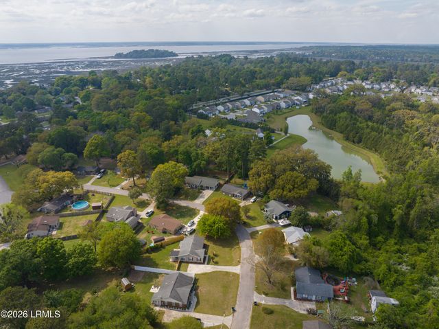 14 Quail Ridge Circle, Beaufort, SC 29906