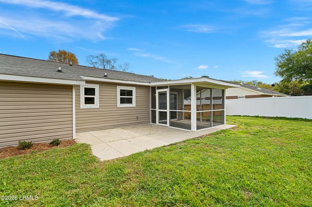 14 Quail Ridge Circle, Beaufort, SC 29906