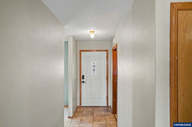 221 W Lincoln St, Carlton, OR 97111