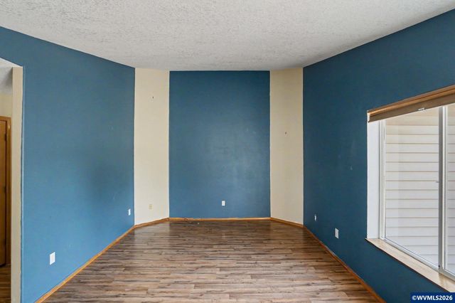 221 W Lincoln St, Carlton, OR 97111