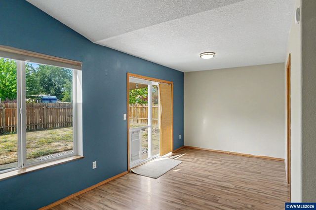 221 W Lincoln St, Carlton, OR 97111