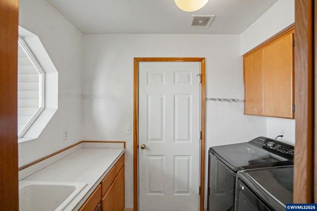 221 W Lincoln St, Carlton, OR 97111