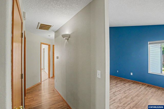 221 W Lincoln St, Carlton, OR 97111