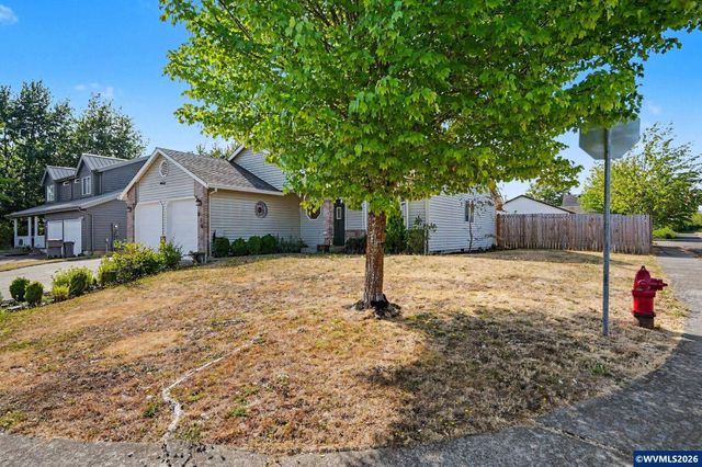 221 W Lincoln St, Carlton, OR 97111