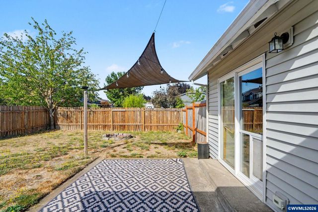 221 W Lincoln St, Carlton, OR 97111