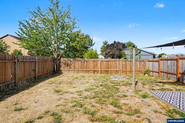 221 W Lincoln St, Carlton, OR 97111
