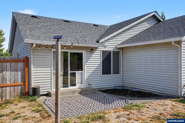 221 W Lincoln St, Carlton, OR 97111