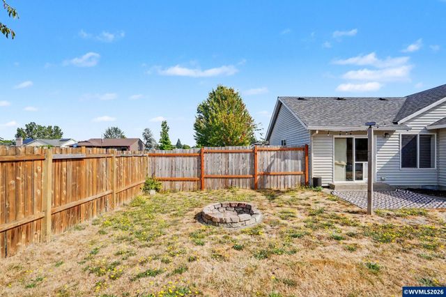 221 W Lincoln St, Carlton, OR 97111