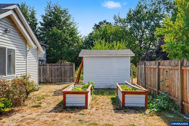 221 W Lincoln St, Carlton, OR 97111