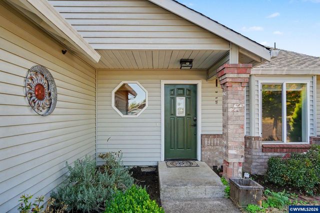 221 W Lincoln St, Carlton, OR 97111