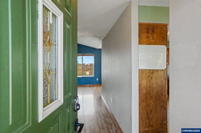 221 W Lincoln St, Carlton, OR 97111