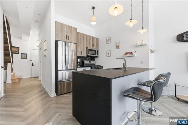 142 Charles Street 403, Jersey City, NJ 07307