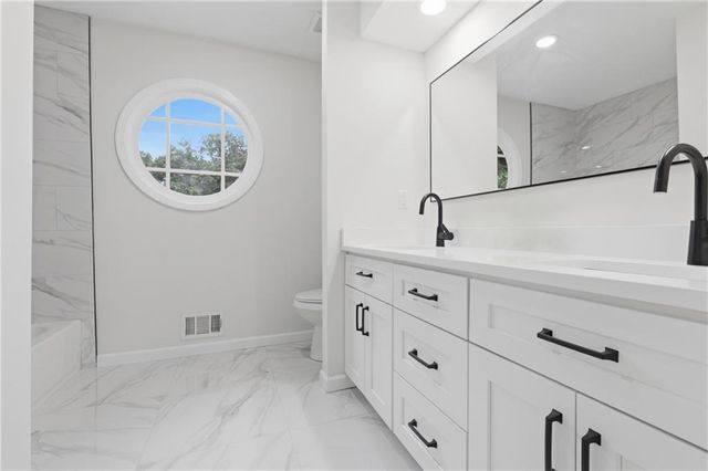 3628 NE Basswood Drive, Lee's Summit, MO 64064