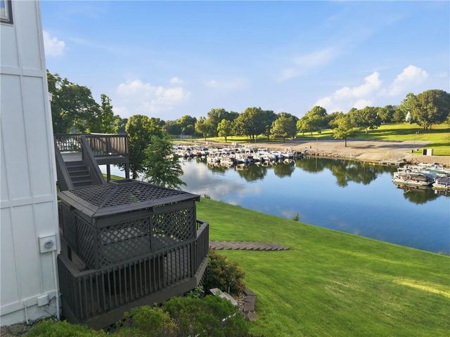 3628 NE Basswood Drive, Lee's Summit, MO 64064