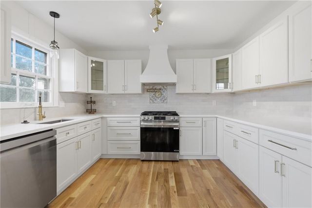 3628 NE Basswood Drive, Lee's Summit, MO 64064