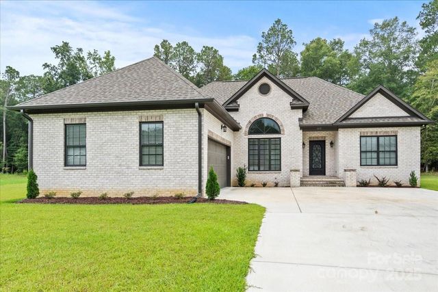 615 Little John Road, Cheraw, SC 29520