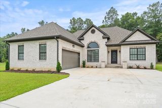 615 Little John Road, Cheraw, SC 29520