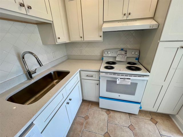 387 S MCMULLEN BOOTH ROAD 13, Clearwater, FL 33759