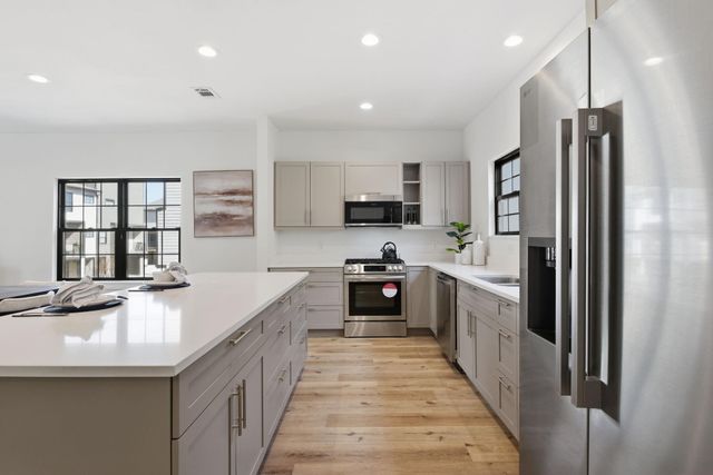 11915 N Hoa Sen Circle, Houston, TX 77072