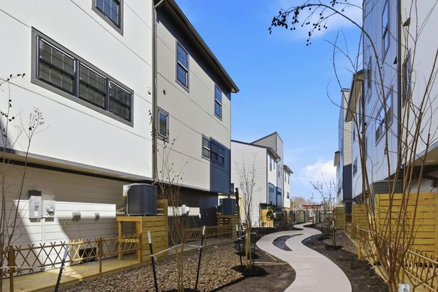 11915 N Hoa Sen Circle, Houston, TX 77072