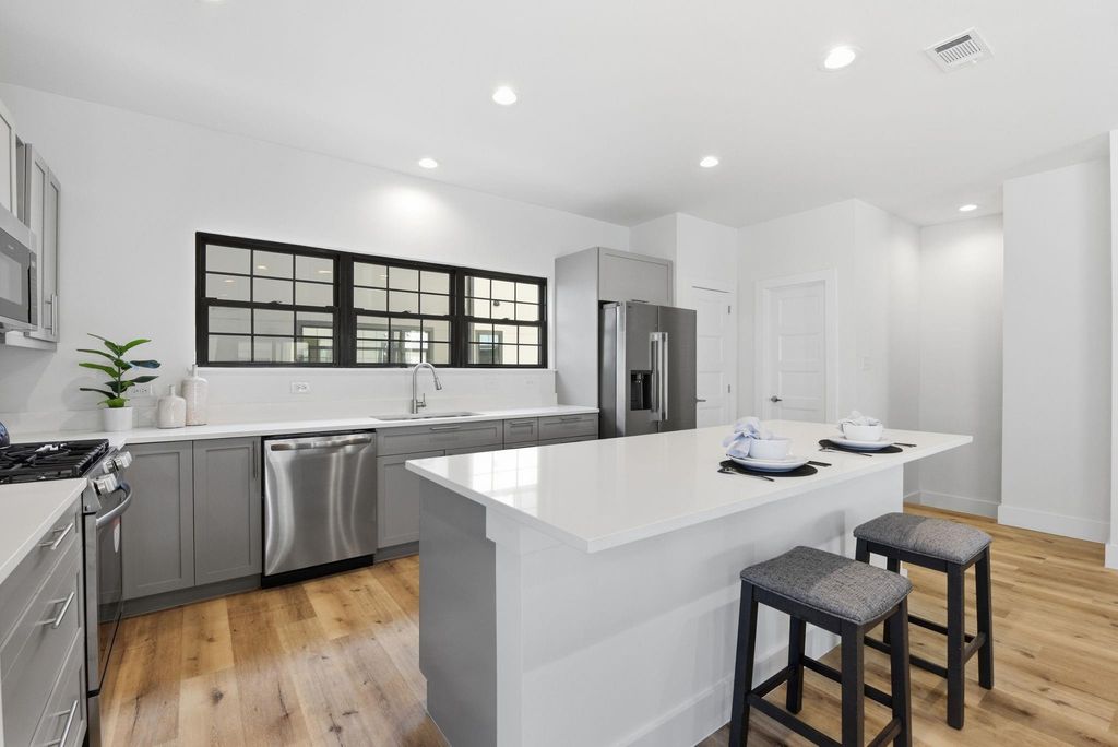 11915 N Hoa Sen Circle, Houston, TX 77072