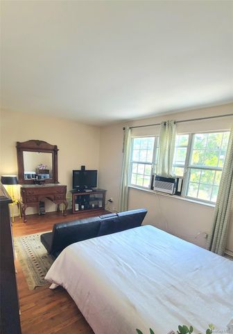 288 Frederick Avenue, South Floral Park, NY 11001