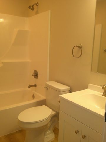 1 SMARR CT, Columbia, MO 65201