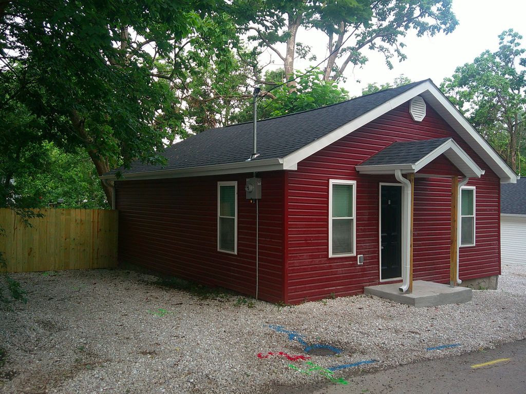 1 SMARR CT, Columbia, MO 65201