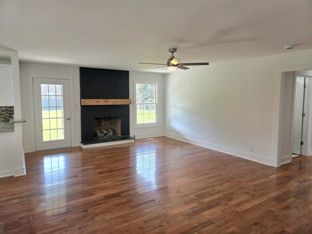 2747 Brookrun Rd, Murfreesboro, TN 37129