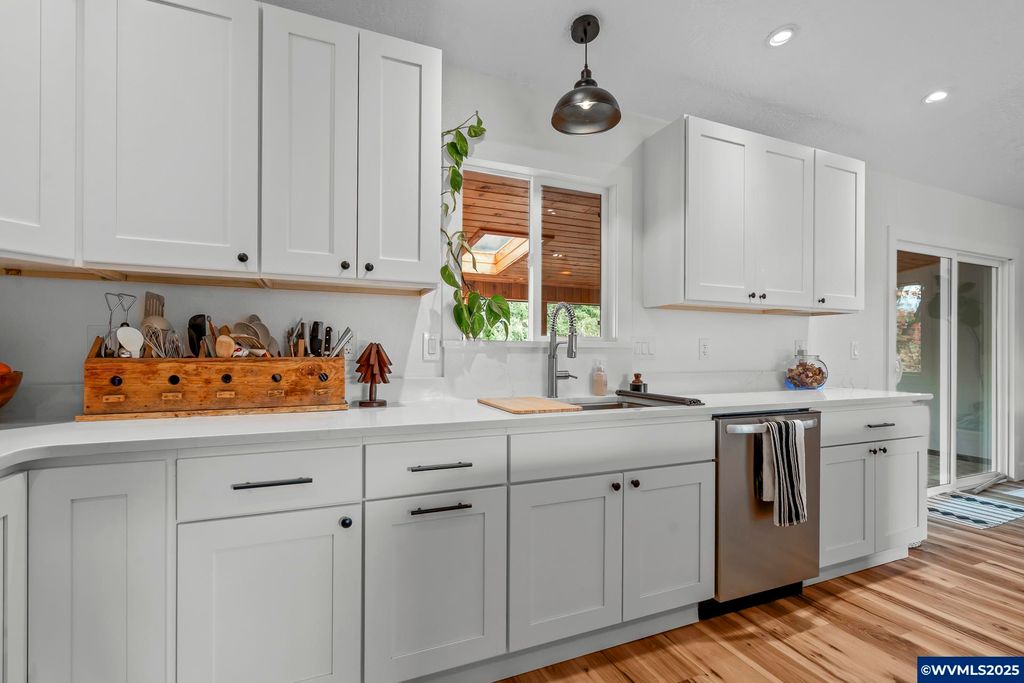 Image 15 of property listing at 1315 SW Dorothy St, Mcminnville, OR 97128