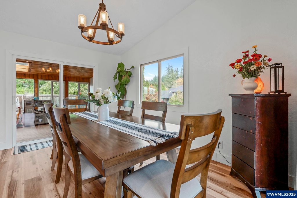 Image 18 of property listing at 1315 SW Dorothy St, Mcminnville, OR 97128