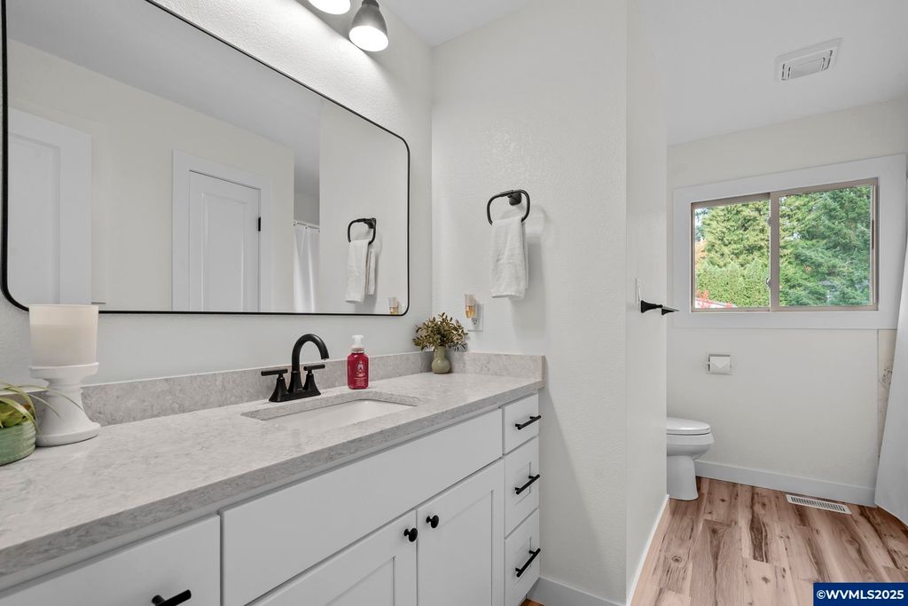 Image 24 of property listing at 1315 SW Dorothy St, Mcminnville, OR 97128