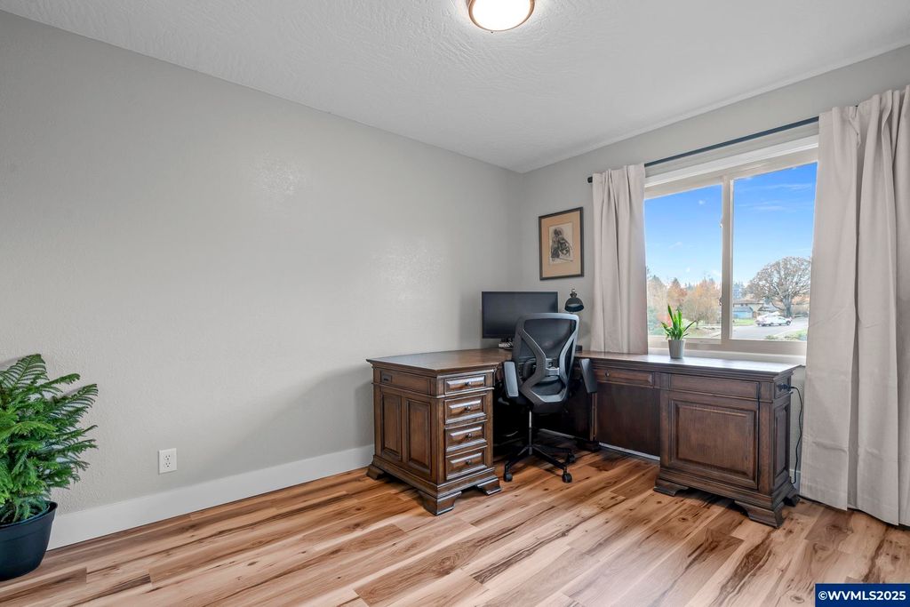 Image 27 of property listing at 1315 SW Dorothy St, Mcminnville, OR 97128