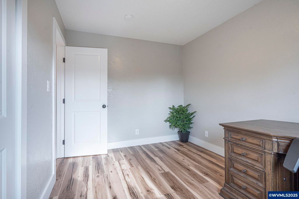 Image 28 of property listing at 1315 SW Dorothy St, Mcminnville, OR 97128