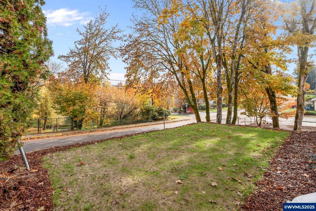 Image 44 of property listing at 1315 SW Dorothy St, Mcminnville, OR 97128