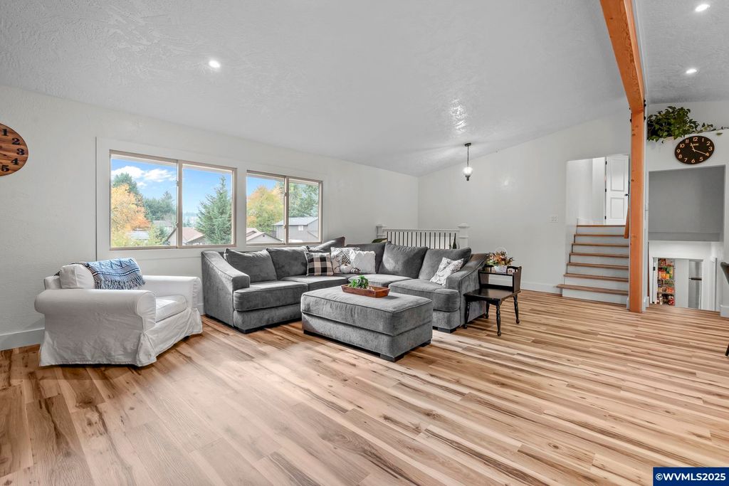 Image 9 of property listing at 1315 SW Dorothy St, Mcminnville, OR 97128