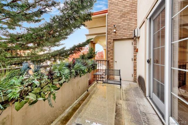 257 Central Avenue 1H, White Plains, NY 10606