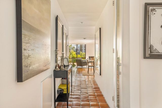 1033 Carol Drive 302, West Hollywood, CA 90069